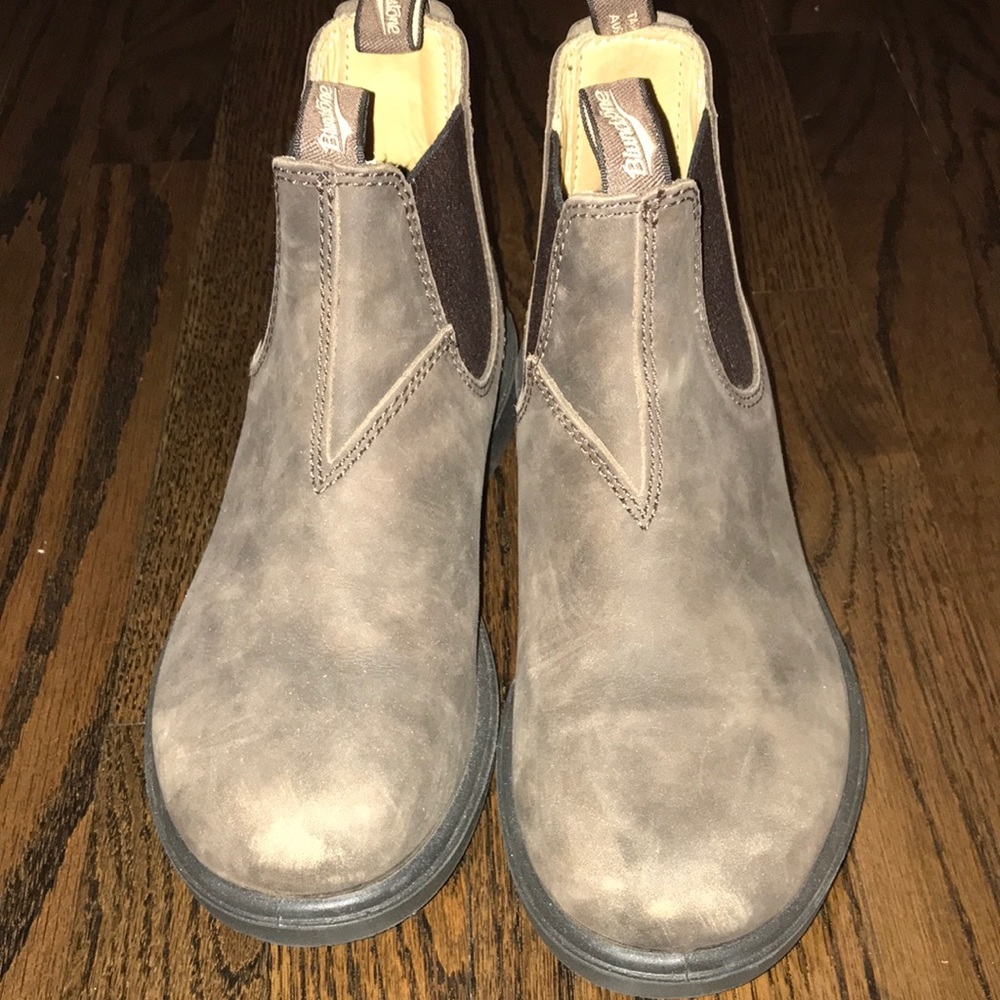 BLUNDSTONE BOOTS